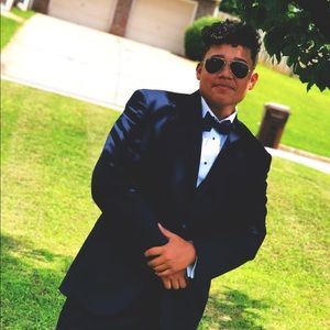 Meet your Posher, Sebastian